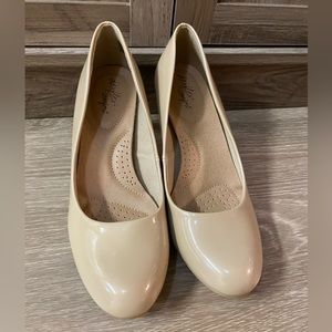 Nude Pumps by DexFlex Comfort